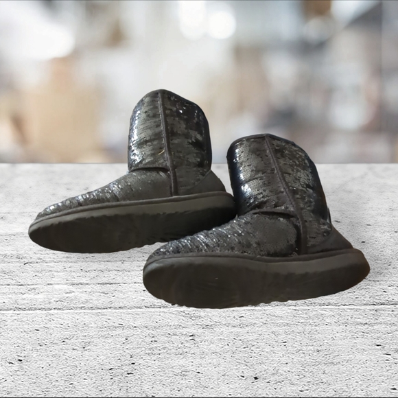 Ugg Australia sequined short black boots size 6 USA - Picture 4 of 10